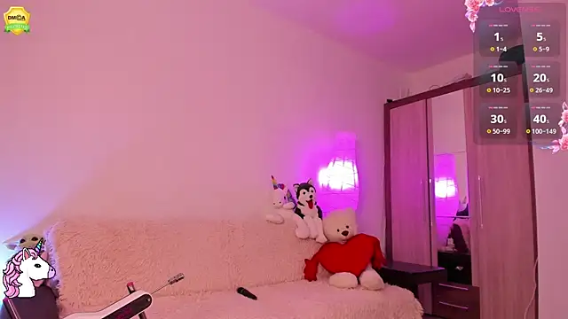 EvaUniporn online show from 10, 3, 2025