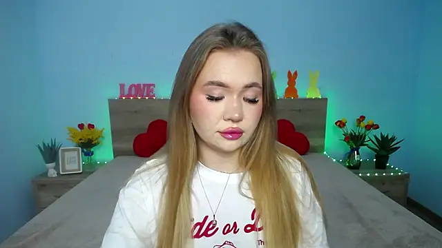 Snapshot of StacyYellig chatting on 10, 3, 2025 StacyYellig online show from 10, 3, 2025