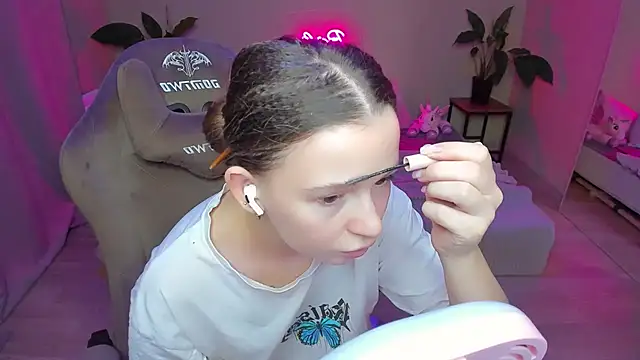 Snapshot of HelloRoxy chatting on 11, 12, 2024 HelloRoxy online show from 11, 12, 2024