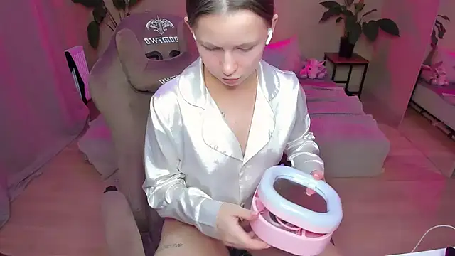 Snapshot of HelloRoxy chatting on 26, 12, 2024 HelloRoxy online show from 26, 12, 2024