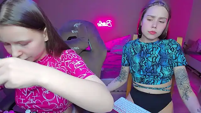 Snapshot of HelloRoxy chatting on 29, 1, 2025 HelloRoxy online show from 29, 1, 2025