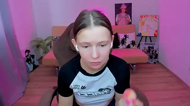 Snapshot of HelloRoxy chatting on 21, 10, 2025 HelloRoxy online show from 21, 10, 2025