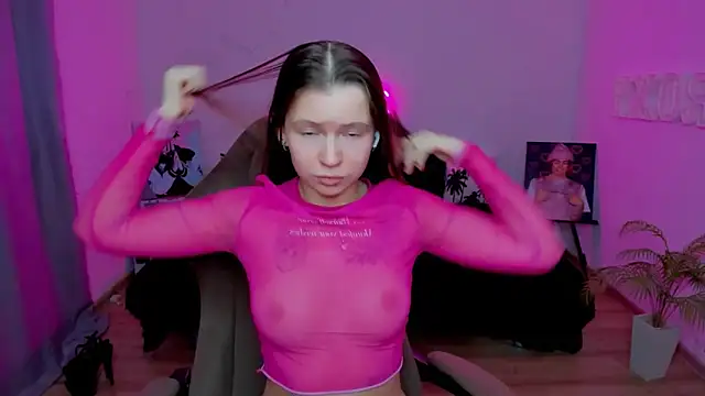 Snapshot of HelloRoxy chatting on 20, 11, 2025 HelloRoxy online show from 20, 11, 2025