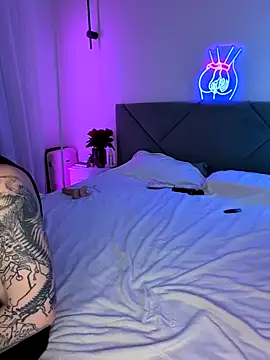 Snapshot of GroteskJane chatting on 18, 2, 2025 GroteskJane online show from 18, 2, 2025