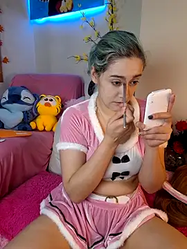 Snapshot of NaomiShimizu chatting on 14, 10, 2025 NaomiShimizu online show from 14, 10, 2025