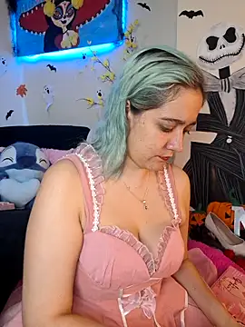 Snapshot of NaomiShimizu chatting on 22, 10, 2025 NaomiShimizu online show from 22, 10, 2025