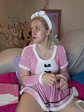 Snapshot of NaomiShimizu chatting on 21, 11, 2025 NaomiShimizu online show from 21, 11, 2025