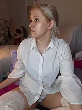 Snapshot of NaomiShimizu chatting on 23, 11, 2025 NaomiShimizu online show from 23, 11, 2025