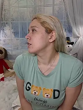 Snapshot of NaomiShimizu chatting on 14, 12, 2025 NaomiShimizu online show from 14, 12, 2025