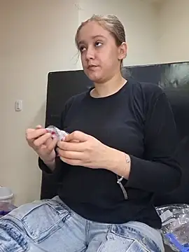 Snapshot of NaomiShimizu chatting on 20, 12, 2025 NaomiShimizu online show from 20, 12, 2025