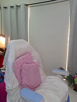 Snapshot of NaomiShimizu chatting on 30, 4, 2026 NaomiShimizu online show from 30, 4, 2026