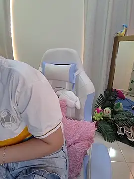 Snapshot of NaomiShimizu chatting on 1, 6, 2026 NaomiShimizu online show from 1, 6, 2026