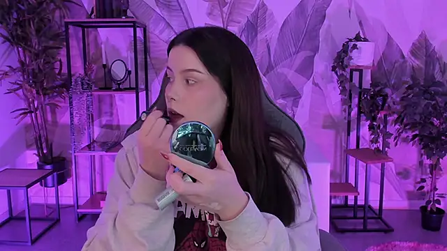 CoralineKeyns online show from 7, 10, 2025