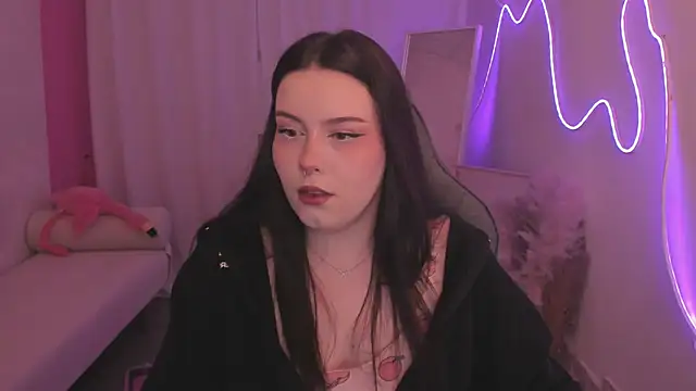 CoralineKeyns online show from 2, 2, 2026