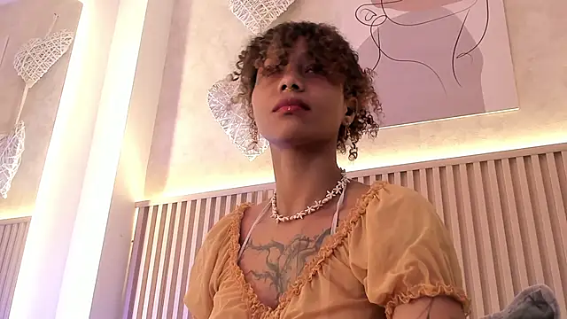 daiana curly online show from 12, 10, 2025