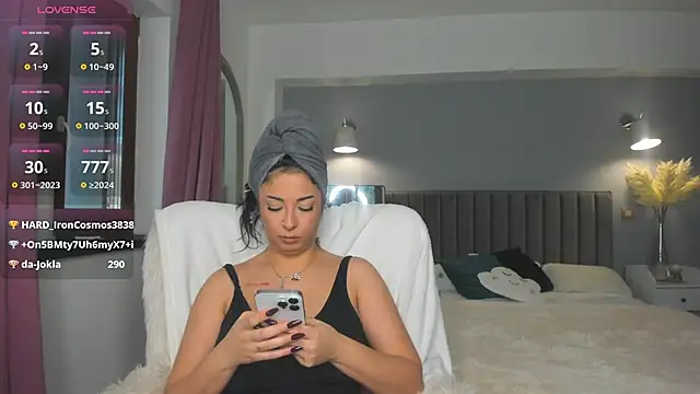 Awesome Jolie online show from 8, 11, 2025