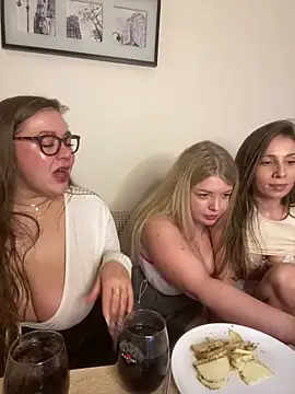 Snapshot of AurorHarris chatting on 12, 12, 2024 AurorHarris online show from 12, 12, 2024