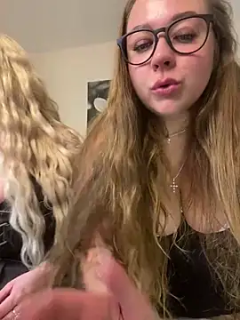 Snapshot of AurorHarris chatting on 17, 12, 2024 AurorHarris online show from 17, 12, 2024