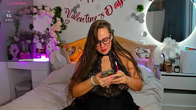 Snapshot of AurorHarris chatting on 11, 2, 2025 AurorHarris online show from 11, 2, 2025