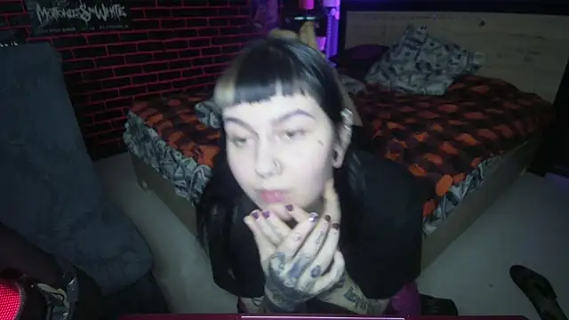 MoorderxDoll online show from 14, 12, 2025