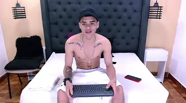 mailo bronw online show from 11, 3, 2025