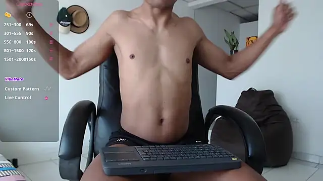 Aaronblack1  online show from 15, 9, 2025