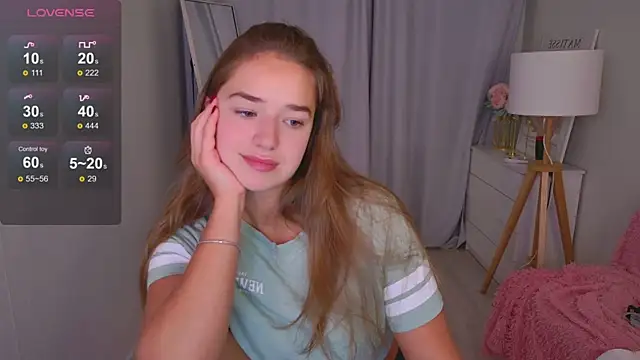 LovelyJessie online show from 28, 4, 2026