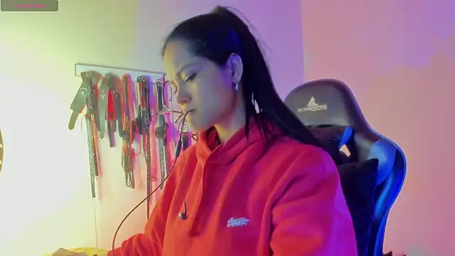 scarlet-kennedy98 online show from 18, 3, 2026