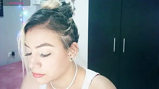 Snapshot of LuCKy_JoK chatting on 20, 12, 2024 LuCKy JoK online show from 20, 12, 2024