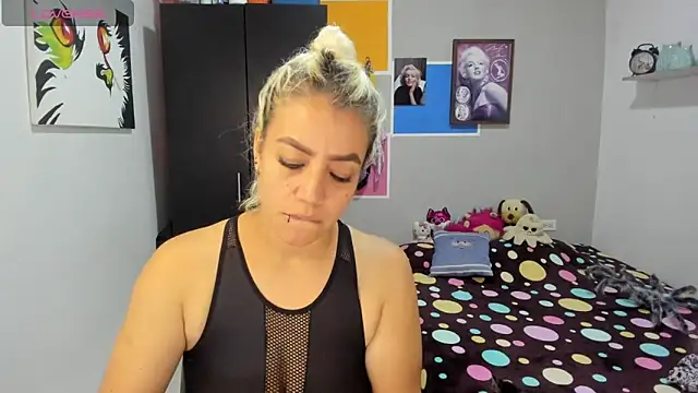 Snapshot of LuCKy_JoK chatting on 7, 10, 2025 LuCKy JoK online show from 7, 10, 2025