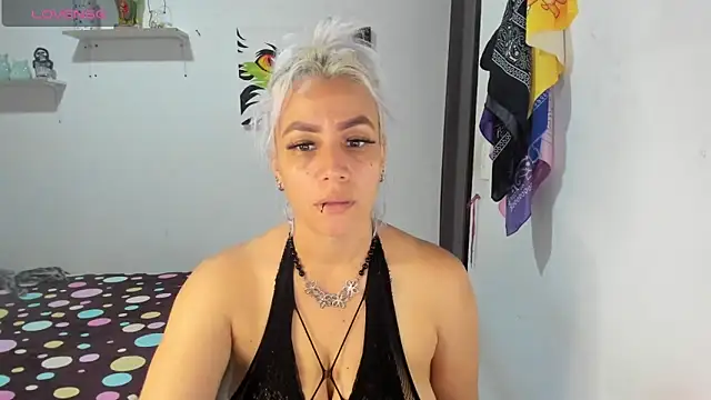 Snapshot of LuCKy_JoK chatting on 4, 11, 2025 LuCKy JoK online show from 4, 11, 2025