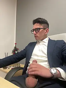 Snapshot of masterboss_ chatting on 15, 12, 2025 masterboss online show from 15, 12, 2025