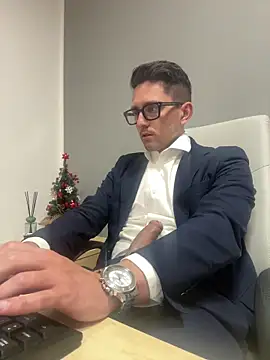 Snapshot of masterboss_ chatting on 17, 12, 2025 masterboss online show from 17, 12, 2025