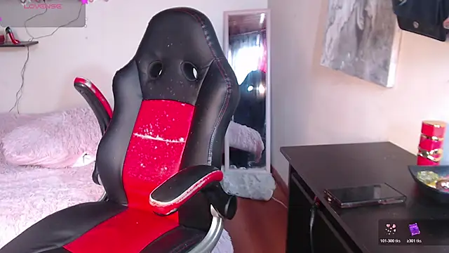 Snapshot of MissDennise chatting on 24, 10, 2025 MissDennise online show from 24, 10, 2025