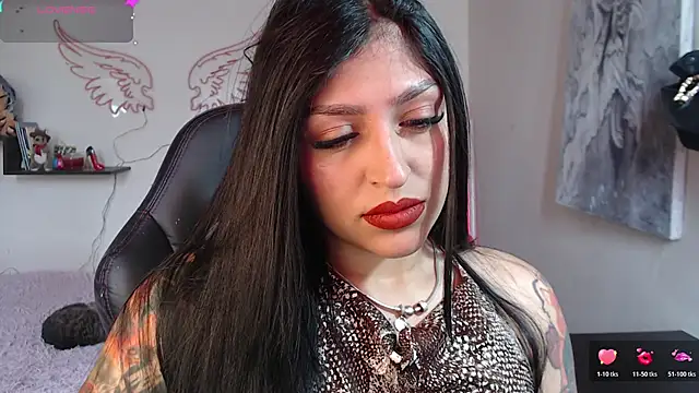 Snapshot of MissDennise chatting on 27, 10, 2025 MissDennise online show from 27, 10, 2025