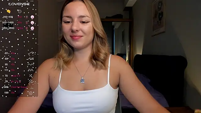 Snapshot of ThreeshaWhite chatting on 22, 9, 2025 ThreeshaWhite online show from 22, 9, 2025