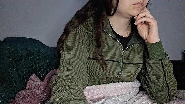 Cyndee Winter online show from 4, 3, 2025