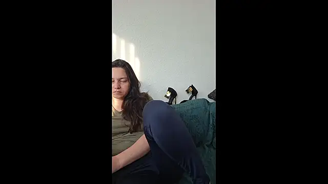 Cyndee Winter online show from 9, 9, 2025