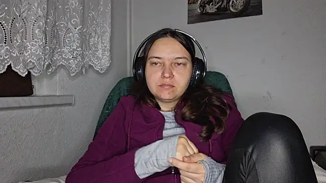 Cyndee Winter online show from 22, 4, 2026