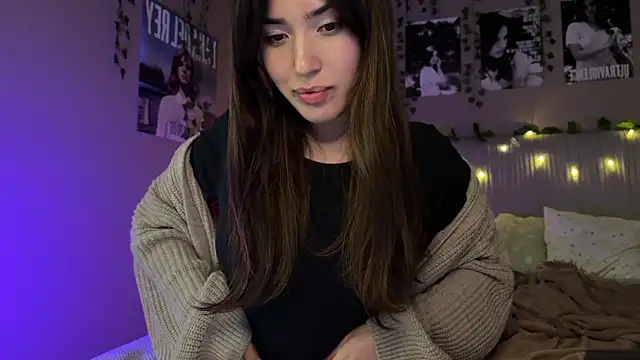 Snapshot of Anisawithlove chatting on 5, 12, 2025 Anisawithlove online show from 5, 12, 2025