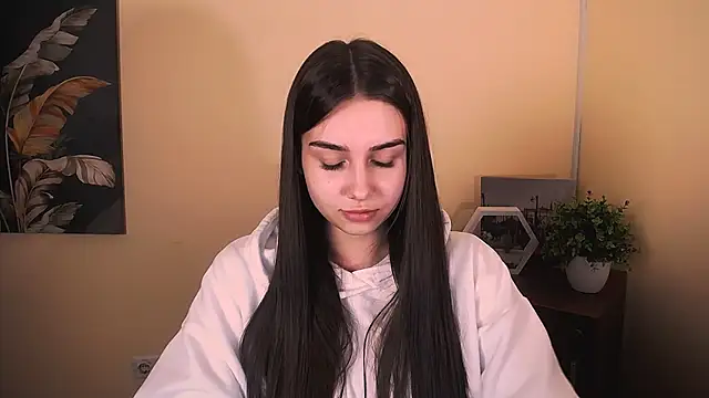 Snapshot of Lili_magic chatting on 14, 10, 2025 Lili magic online show from 14, 10, 2025