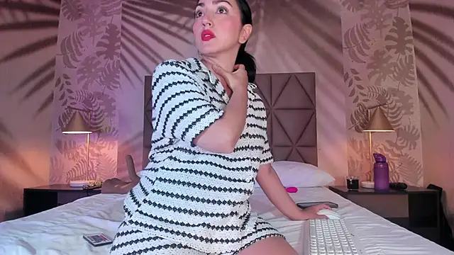 LIAH IZUMI online show from 16, 4, 2026