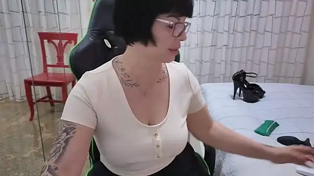   Nina online show from 17, 3, 2025