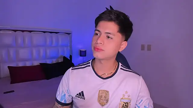 Snapshot of Niicky1_ chatting on 6, 1, 2025 Niicky1 online show from 6, 1, 2025