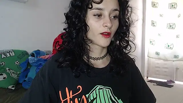 Snapshot of kitty22_ chatting on 4, 12, 2024 kitty22 online show from 4, 12, 2024