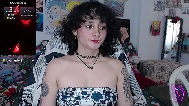 Snapshot of kitty22_ chatting on 17, 12, 2025 kitty22 online show from 17, 12, 2025