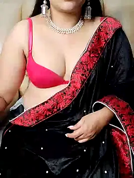 Snapshot of Traditional_Housewife_ chatting on 5, 2, 2025 Traditional Housewife  online show from 5, 2, 2025