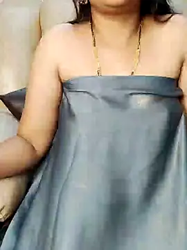 Snapshot of Traditional_Housewife_ chatting on 8, 2, 2025 Traditional Housewife  online show from 8, 2, 2025