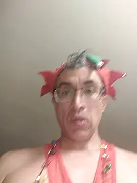 Snapshot of FetishTClouds chatting on 18, 11, 2025 FetishTClouds online show from 18, 11, 2025