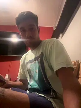 Snapshot of Magicerosxx69 chatting on 13, 9, 2025 Magicerosxx69 online show from 13, 9, 2025